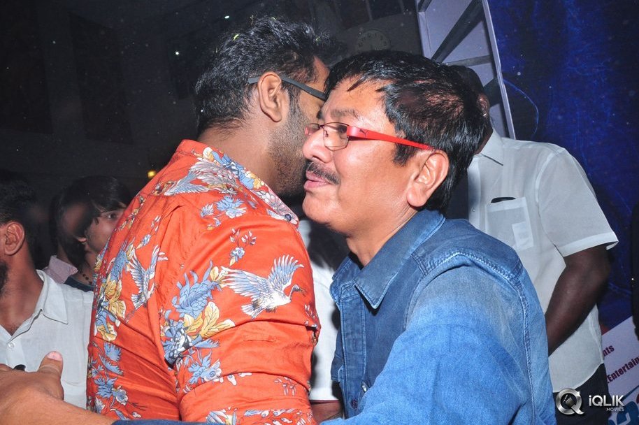 Eedorakam-Aadorakam-Movie-Team-at-Bhramaramba-Theater